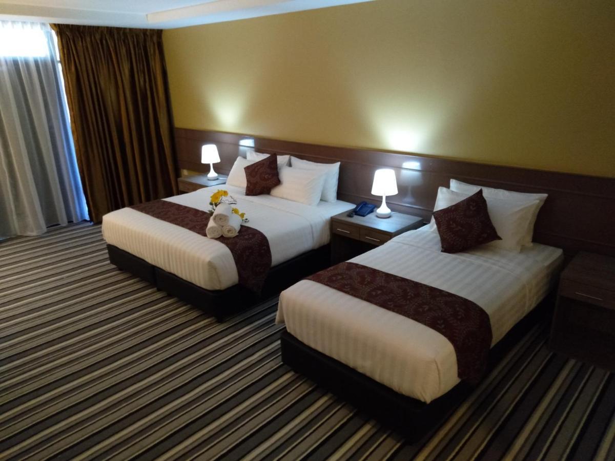 Temu Primula Hotel Kampong Seberang Timor Ngoại thất bức ảnh