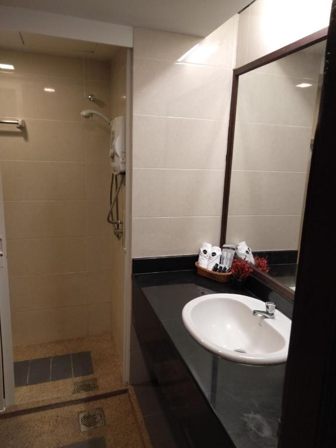 Temu Primula Hotel Kampong Seberang Timor Ngoại thất bức ảnh