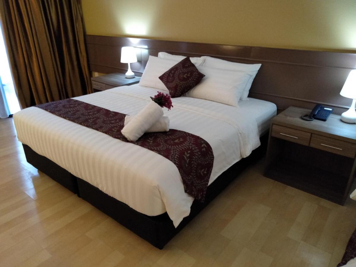 Temu Primula Hotel Kampong Seberang Timor Ngoại thất bức ảnh