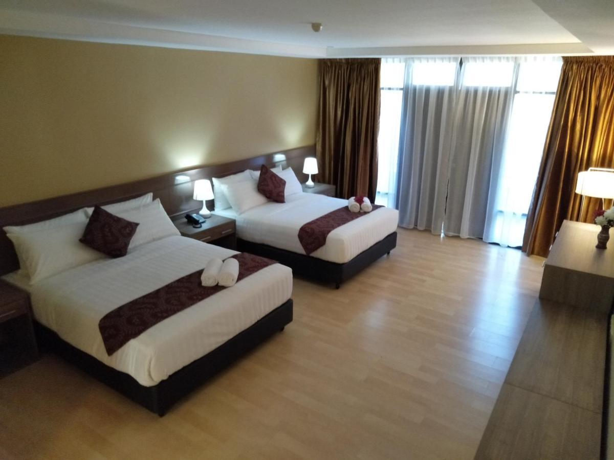 Temu Primula Hotel Kampong Seberang Timor Ngoại thất bức ảnh