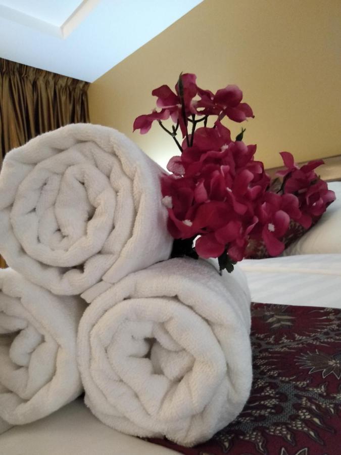 Temu Primula Hotel Kampong Seberang Timor Ngoại thất bức ảnh
